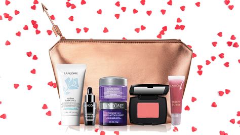 macy's beauty gifts free.